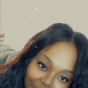 Meet your Posher, Malika